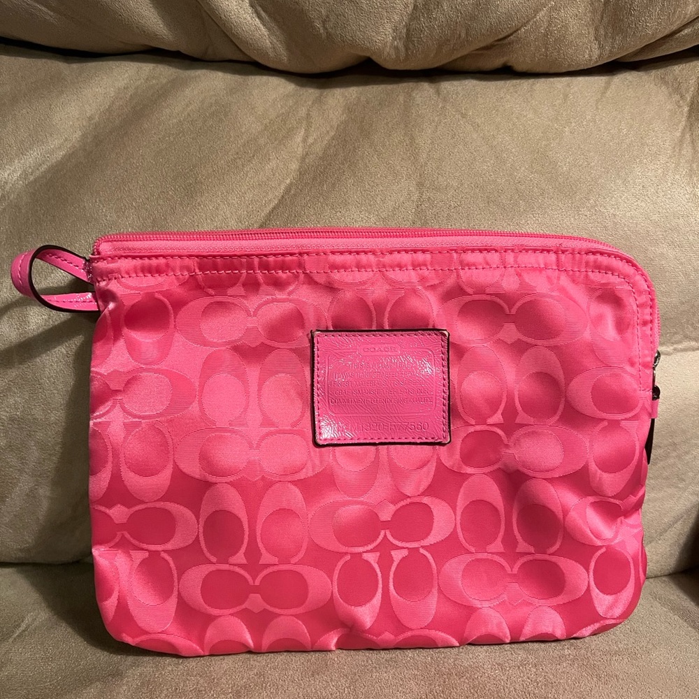 Brand new Coach pink bigger bag - Picture 2 of 9
